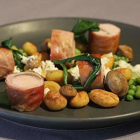 The George Inn 4*