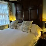 宾馆 The George 伊辛沃尔德
