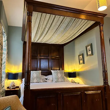 The George بيت ريفي 4*