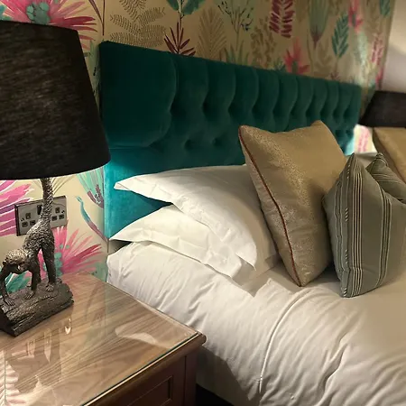 The George Inn 4*