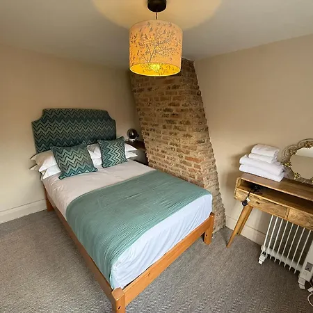 The George Inn 4*