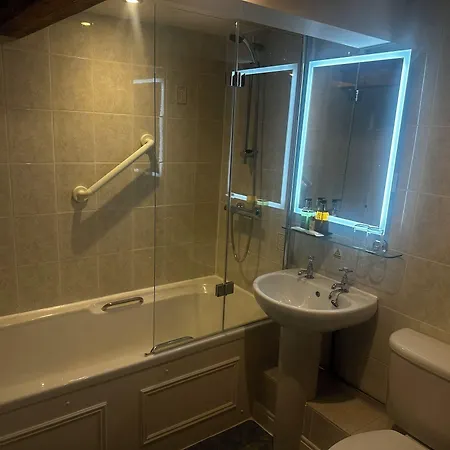 The George Inn 4*
