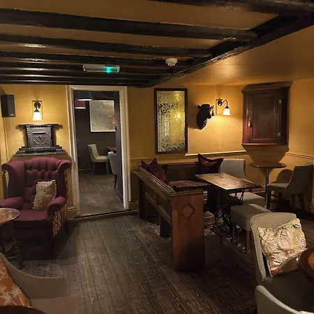 Inn The George
