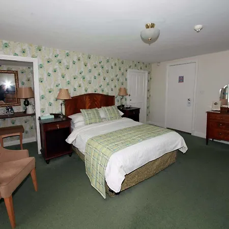 The George 4*
